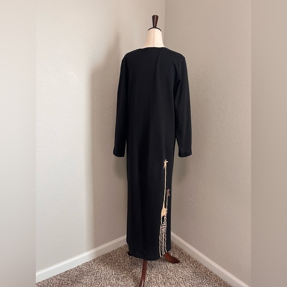 Cite black long-sleeve maxi dress with a graphic giraffe print - Picture 4 of 8